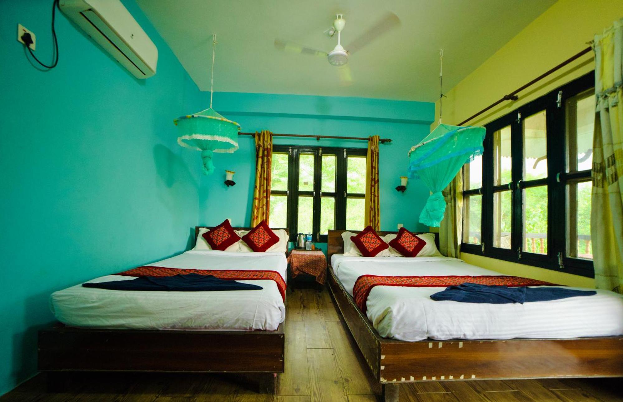 Chitwan Gaida Lodge - Animal Lovers & Birdwatchers Paradise โซราฮา ภายนอก รูปภาพ