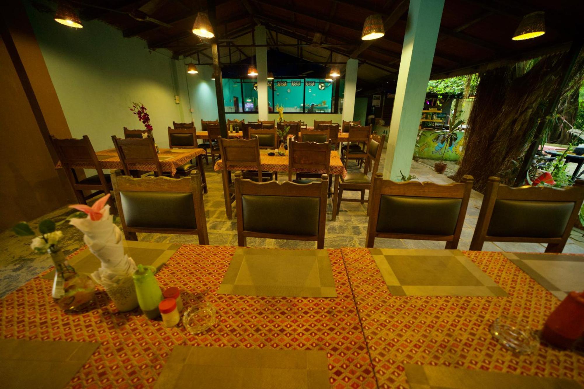 Chitwan Gaida Lodge - Animal Lovers & Birdwatchers Paradise โซราฮา ภายนอก รูปภาพ